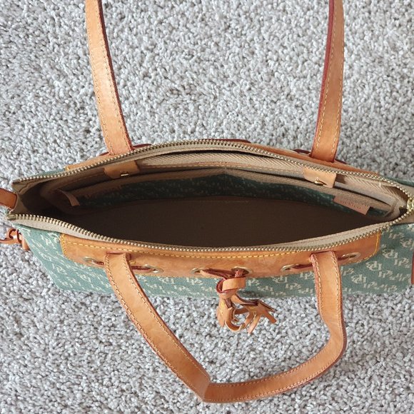 VINTAGE Dooney & Bourke classic monogram bag (EUC) - Picture 3 of 4